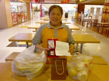 弘揚(yáng)誠信價值觀，傳遞社會正能量——濰坊銀座美食廣場保潔員拾金不昧受贊揚(yáng)