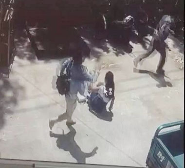 俠女一聲吼，歹徒被嚇走——濟南龍奧餐廳員工安翠霞見義勇為事跡紀實